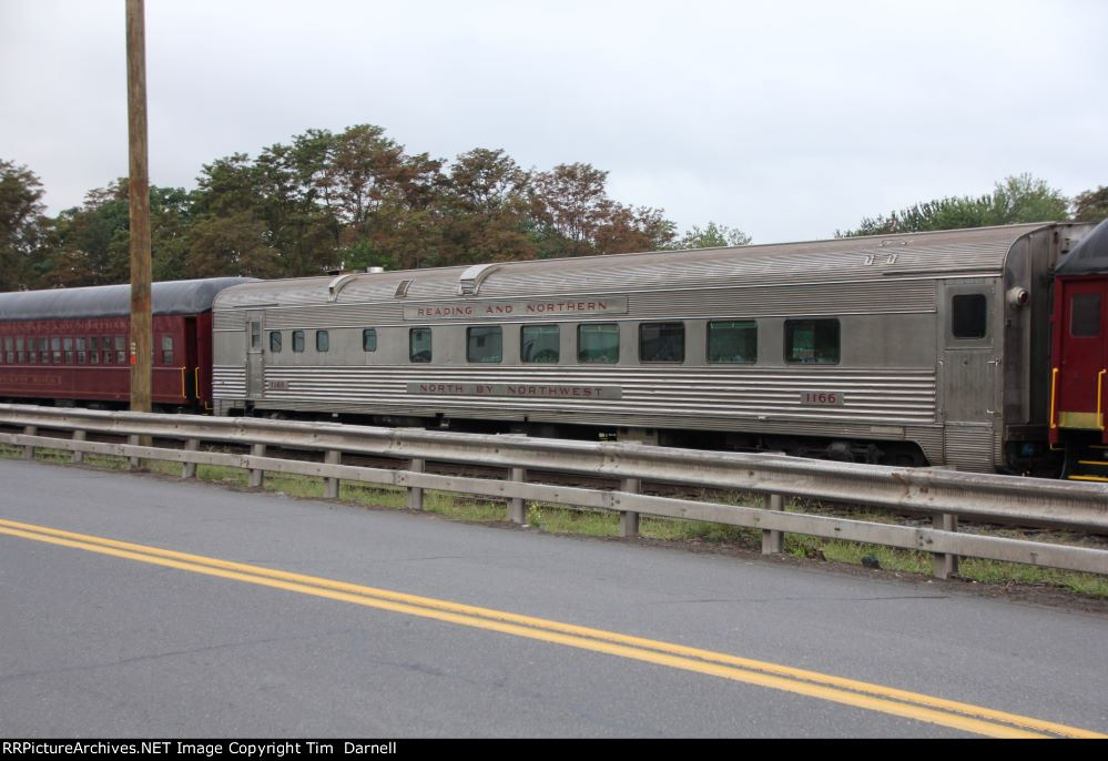 RBMN 1166 on the PIJT train